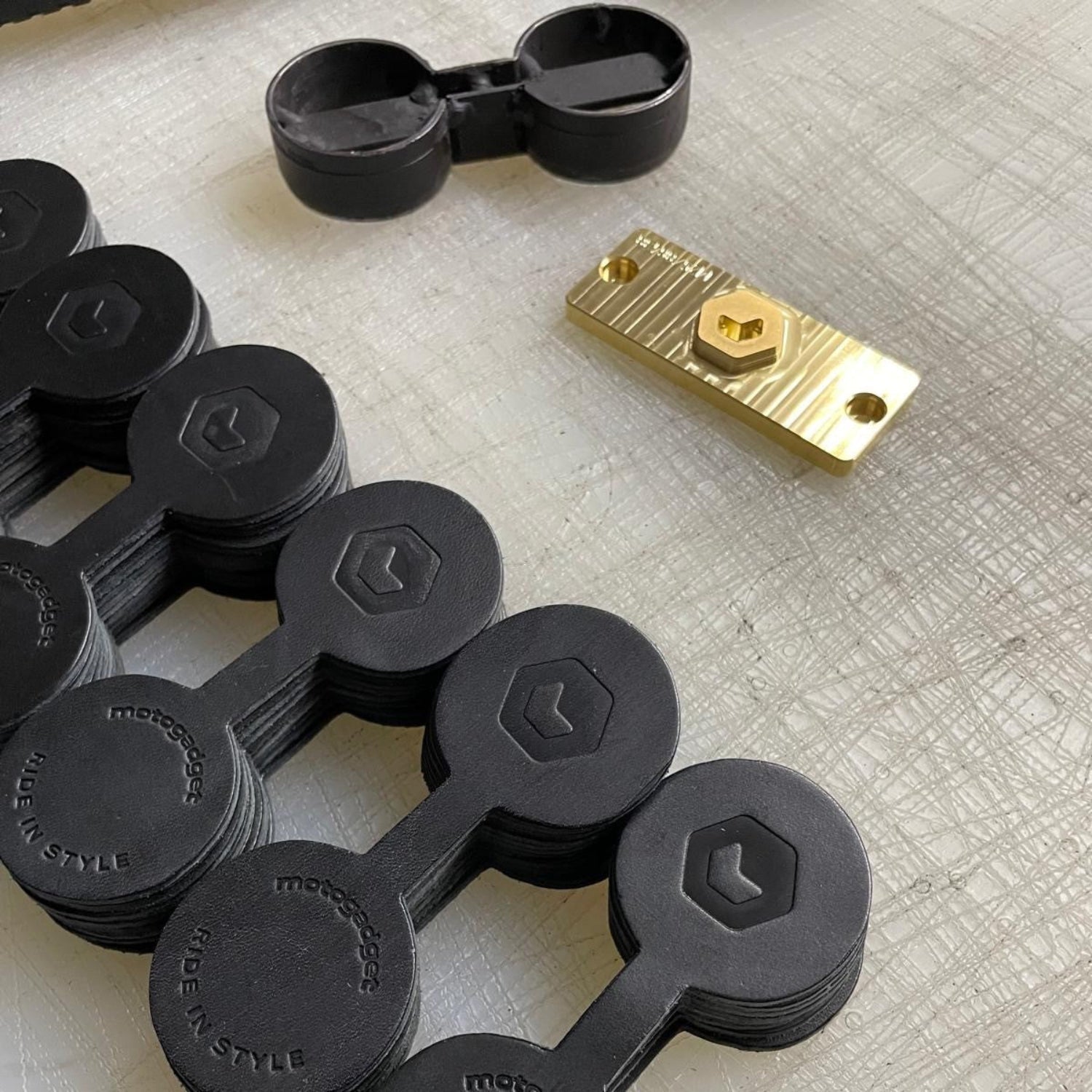 leather key fob suitable for mo.lock NFC